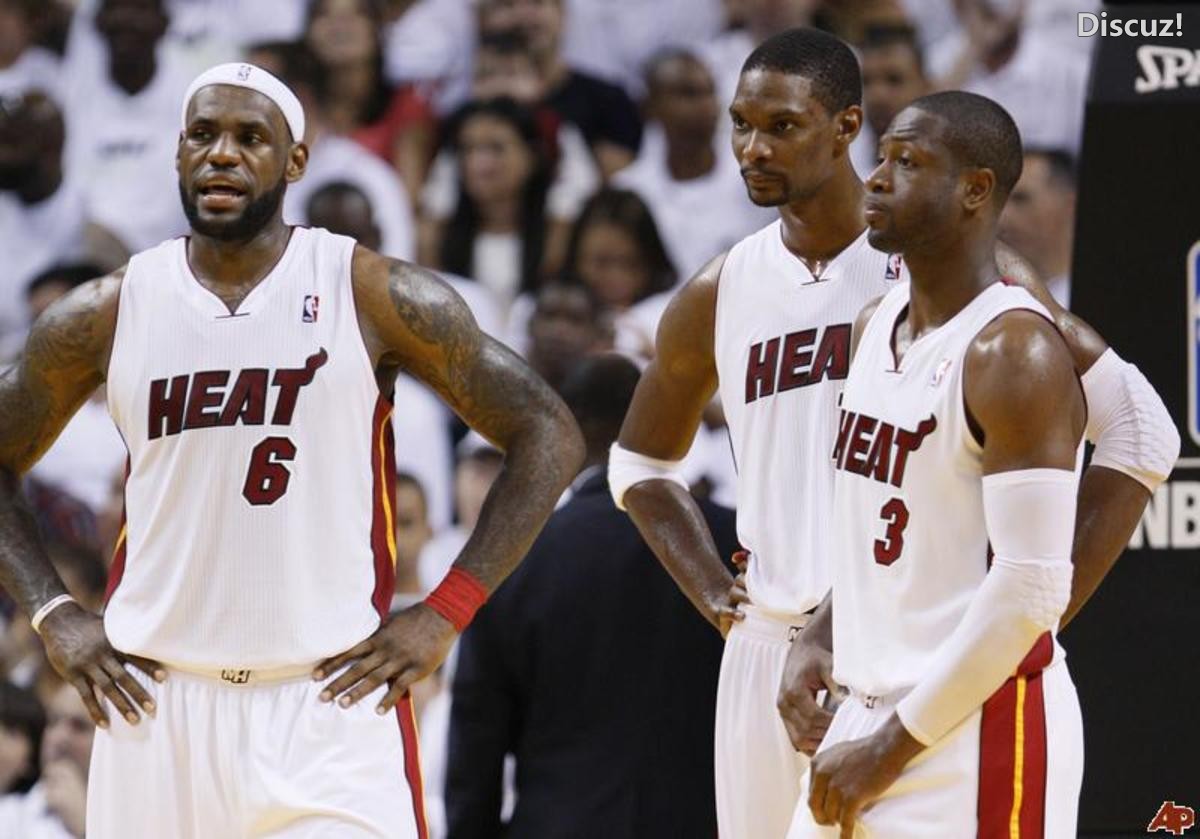 dwyane-wade-chris-bosh-lebron-james-2011-4-16-18-50-321.jpg