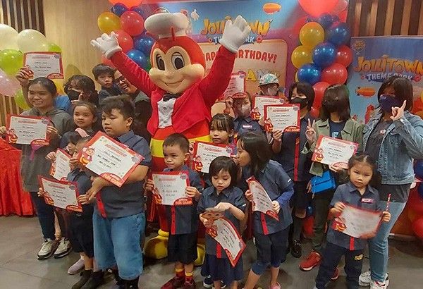 jollibee-camp-pic.jpg