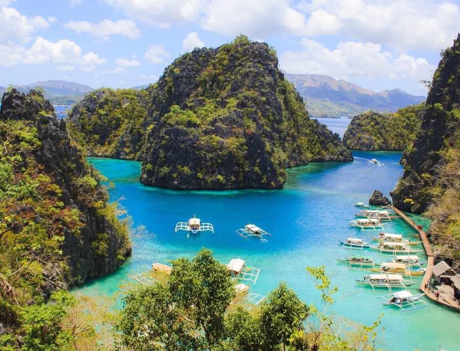 900_Philippines_Palawan_Coron-island_Ashutterstock_425992945.jpg