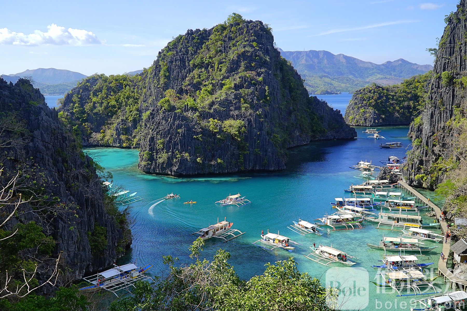 Kayangan_Lake,_Coron_-_Palawan.jpg