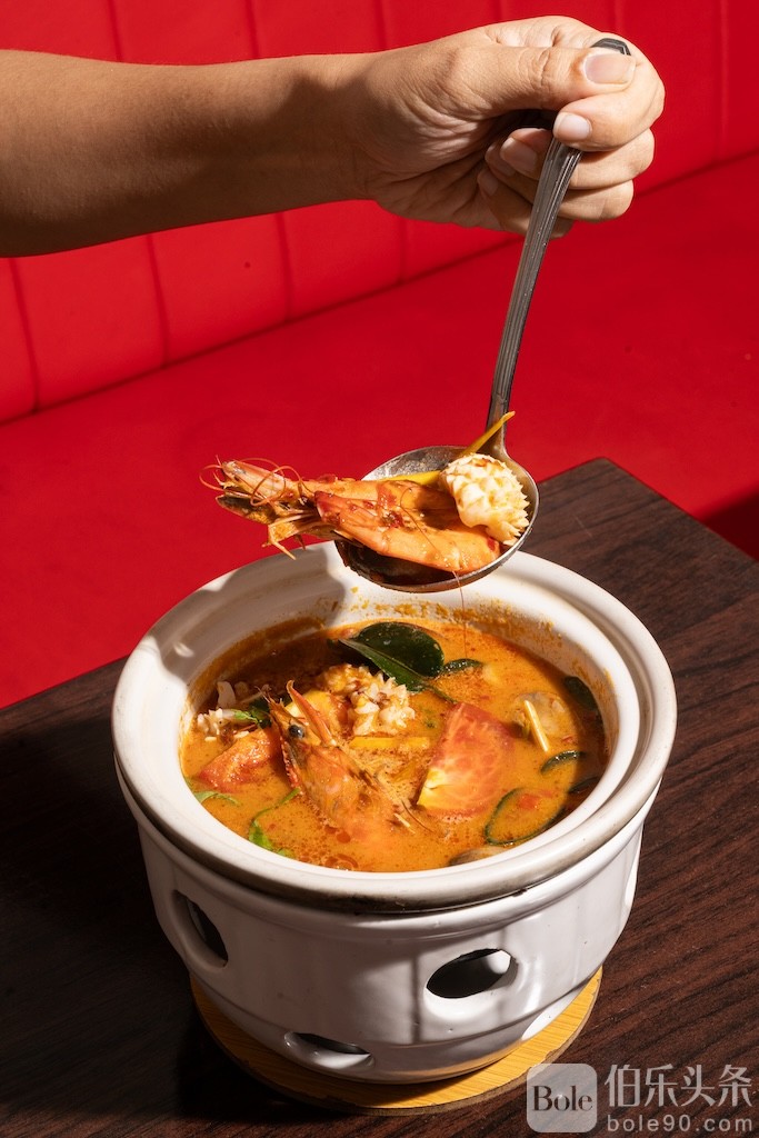 some-thai-nolisoli-tom-yum.jpg