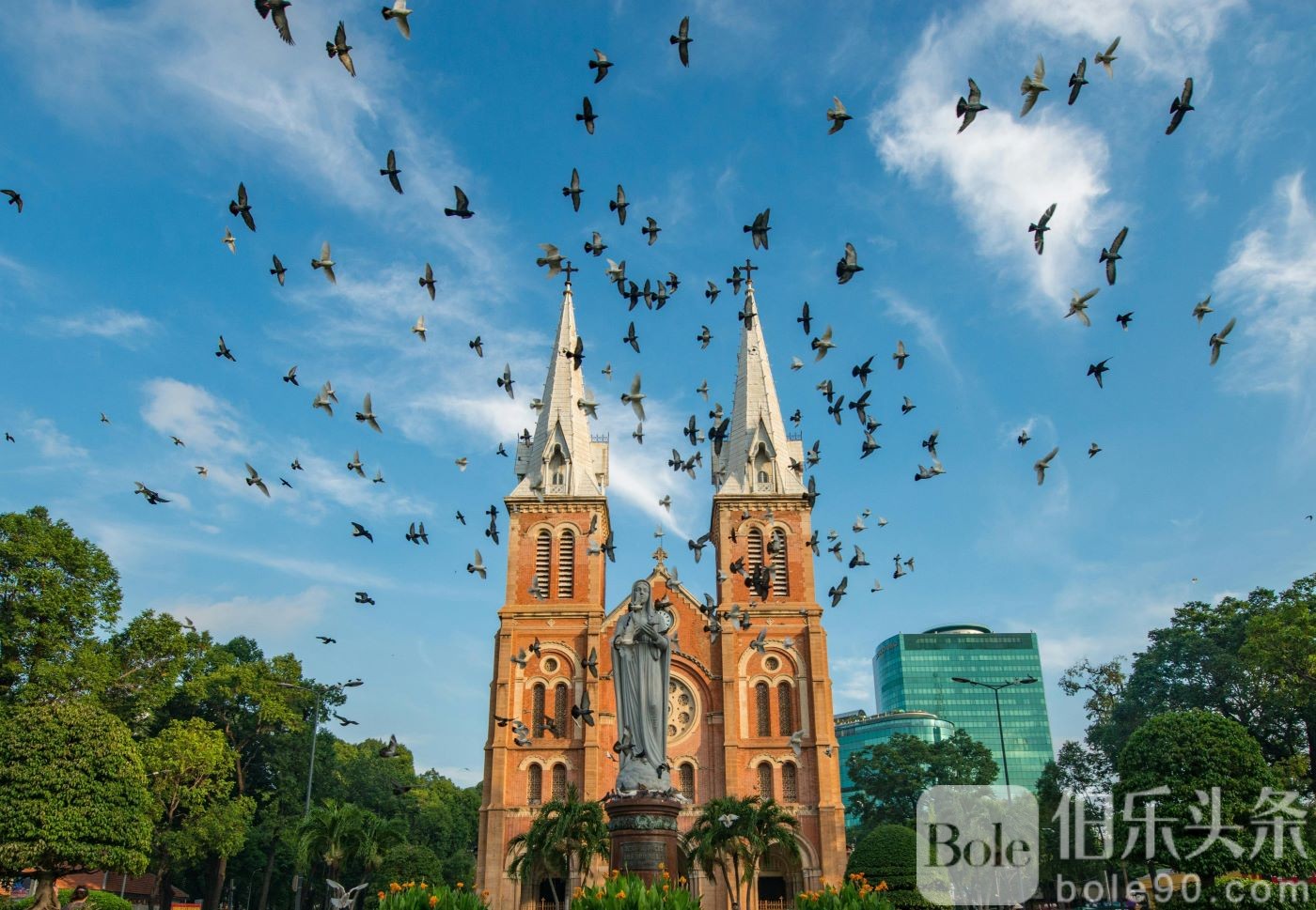 Notre-Dame-Cathedral-of-Saigon-A-complete-guide.jpg