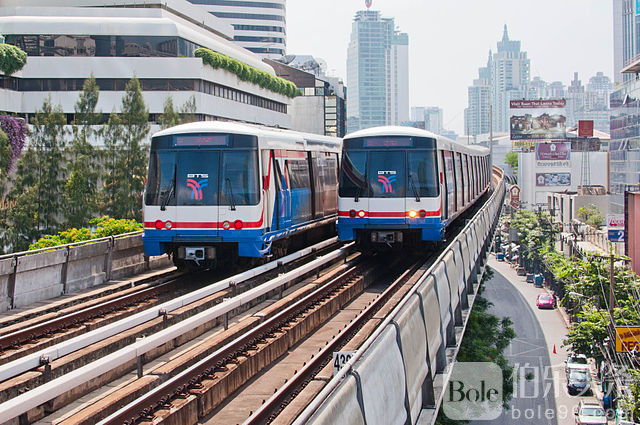 640px-Bangkok_Skytrain_2011.jpg