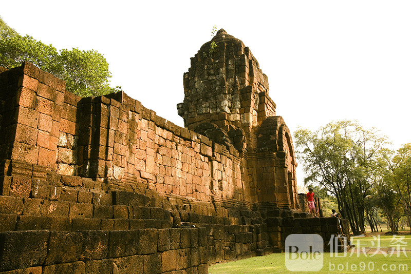 Prasat-Mueang-Sing.jpg