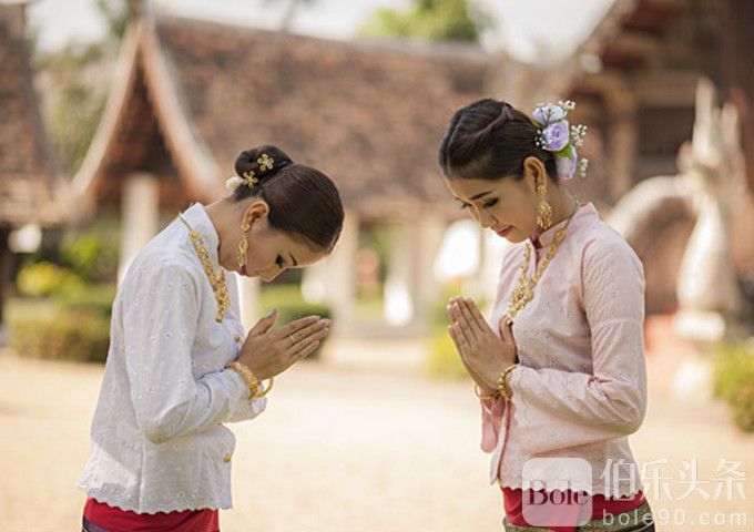 Thai-Etiquette.jpg