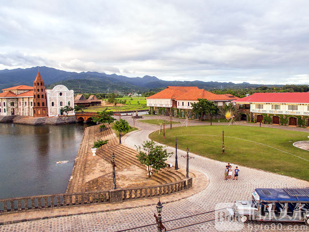 Destinations_Philippines-culture-and-heritage_Las-Casas-Filipinas-de-Acuzar-Hotel.jpg