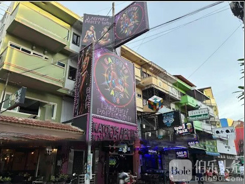 Go-Go-Bar_Pattaya_Katoeys-R-Us_v2.jpg