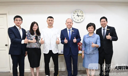 9300万粉网红被泰国官方力捧，却爆出诈骗黑料