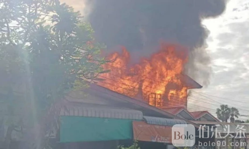 泰国连发火灾：化学厂起火与居民区火光冲天！
