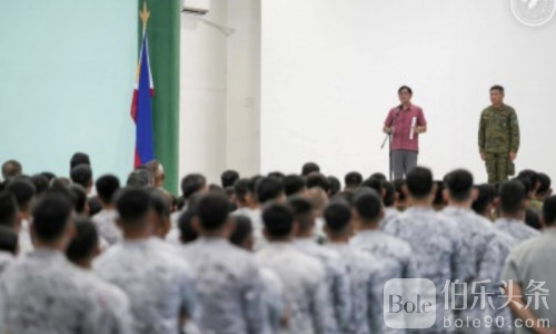 小马“忠诚秀”！感谢军方撑腰，强调团结与反虚假信息！