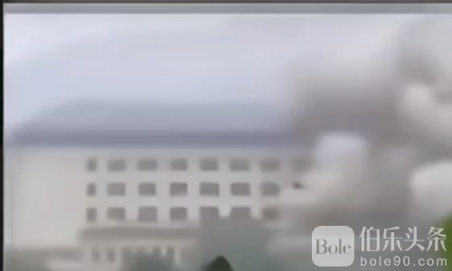 泰国空袭柬境赌场诈骗园区，多地炸弹连环轰炸！