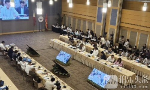 马尼拉预算现场：参众议员磋商忙翻，开场延迟两小时！