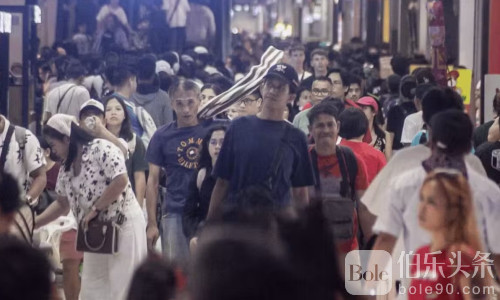 圣诞返乡潮全面开启！PITX清晨爆满，单日客流突破3万人