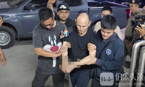 曼谷街头枪战！嫌犯持枪自卫，警察与路人遭波及