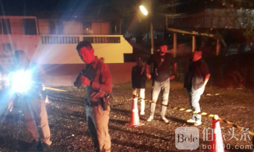 泰国士兵一眼起杀机？便利店青年被霰弹枪近距爆头！