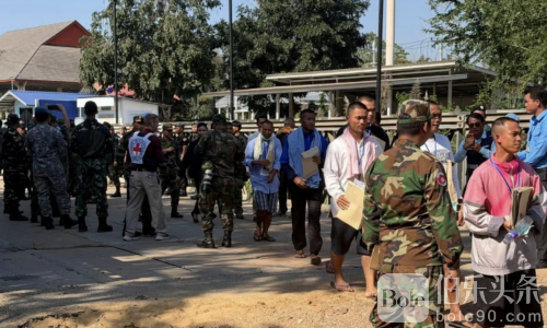 停火生效见成果！18名柬埔寨士兵经口岸获释返国