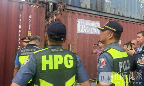 摩托追逐揭巨额走私烟！马拉邦查获价值15亿比索烟草