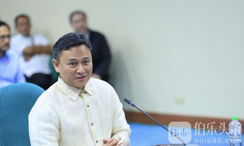 “小马说了不动我！”菲教育部长硬刚撤职传闻