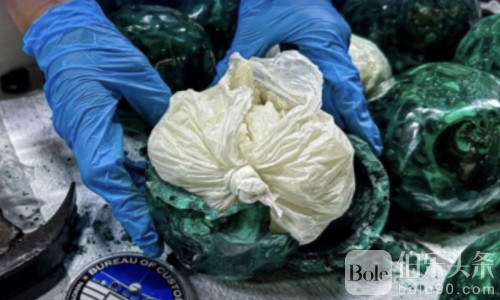 “孔雀石”掩护下的毒品链条：马尼拉机场截获逾1.14亿毒品