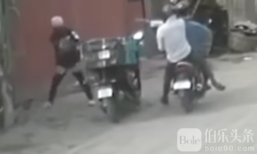 外送变生死劫？菲律宾女骑手家门口遭持枪抢劫1.3万！