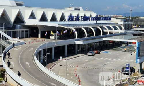 飞到一半狂抖一小时！航班惊魂，泰国机场全员戒备