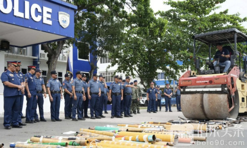 达沃重申电动三轮禁令，警方集中销毁改装排气管！