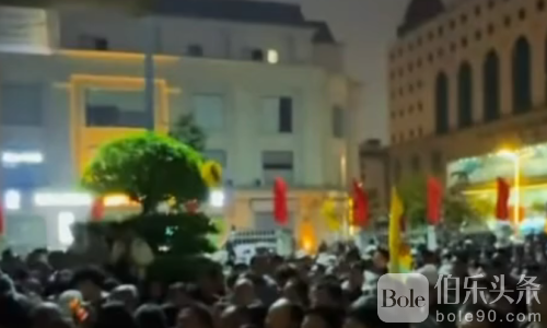 中越边境网络恢复，口岸开放，但旅客仍等数小时！