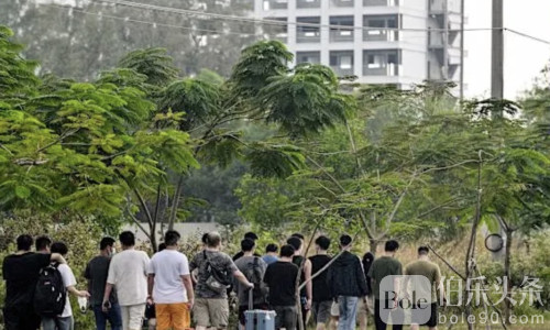 大佬落网+2万中国嫌疑人名单流出，春节归途成绝路？