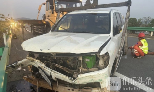 金港高速严重车祸！3名中国人惨死，一人整条腿扯断