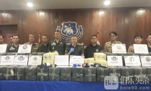 泰国19岁少年替毒枭跑腿翻车，逃跑坠沟仍难逃法网