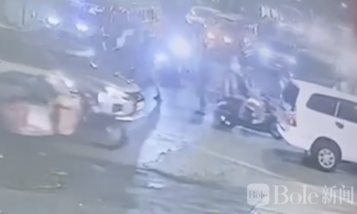 马尼拉深夜街头大事故！巴士失控连撞8车