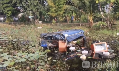 泰国老夫妻遭货车碰撞掉入沟渠！造成老夫妻一死一伤