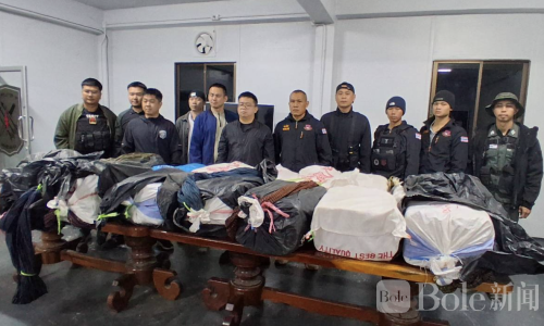 泰国边境截获三百万粒疯药！运输司机弃车逃入丛林