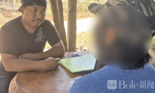 泰国58岁女子起诉离婚，前政客丈夫被指出轨“闺蜜”！