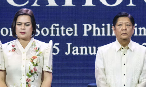 火马年风云起？专家称马科斯与萨拉命盘“对冲”