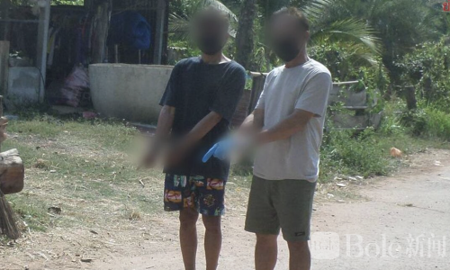 妻子跪地求饶也没用，泰国副村长丈夫惨死家门口！