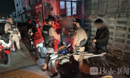 惊险一幕！曼谷技校生携泰制自制手枪被当场查获