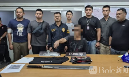 泰国男子修车不成怒挥武士刀砍人！技工耳朵险被砍断