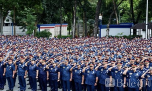 政府实施四天工作制，菲律宾警察仍全天候执勤！