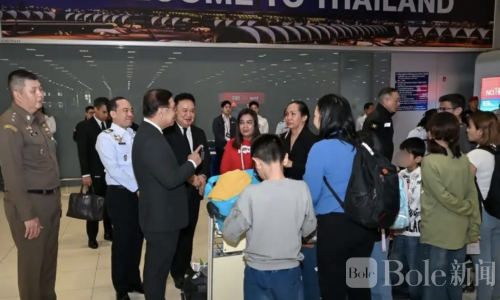 中东局势紧张，泰国成功护侨，322人回家团聚