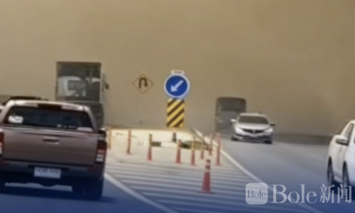 火光冲天！泰国农田火灾险波及加油站路段能见度极低