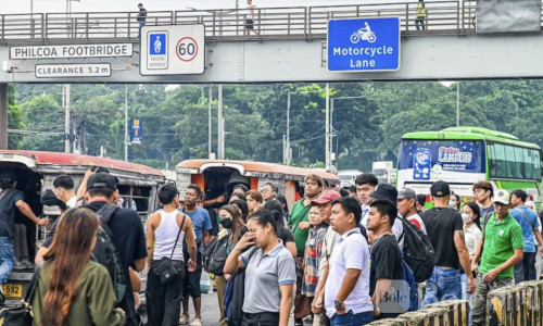 菲律宾交通大罢工升级，司机与乘客齐声抗议油价飙升！