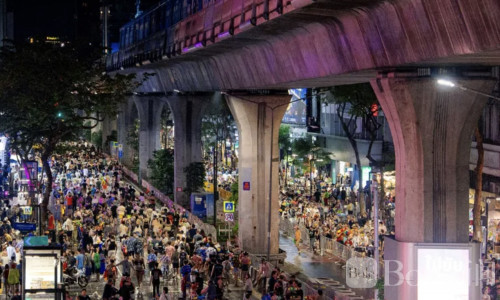 曼谷多地封路！免签60变30？一批外国人已被遣返！