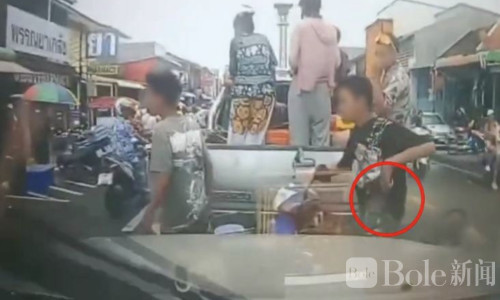 宋干节变冲突现场？普吉两派少年路中对峙还掏“枪”