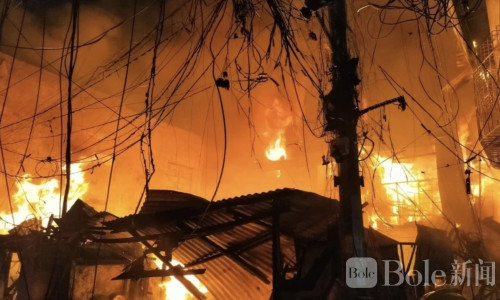 马尼拉汤都区突发三级大火，约300户家庭一夜流离！