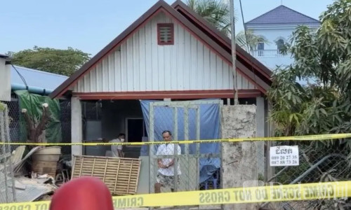 西港男子持刀杀继女伤妻，与警方对峙后被击毙！