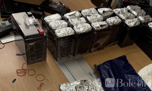 泰国美塞查扣17块电池藏毒，拆出10万粒冰毒震惊边境