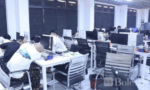 402人被一锅端！柬埔寨电诈“工厂式窝点”曝光，手机堆成山