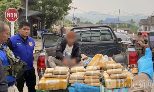 山路毒战突发枪声，泰国警方击毙毒贩震惊现场