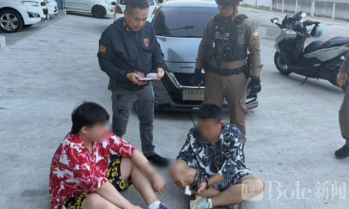 刚抢就被抓！两名中国男子泰国金店抢劫秒翻车